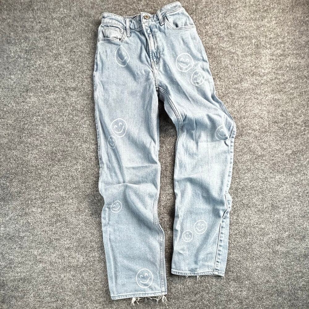 Hollister Women’s 00R W24 Ultra High Rise Dad Jeans Smiley Light Wash